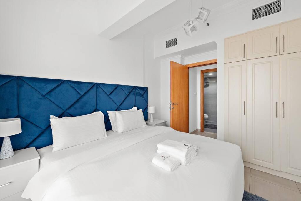 Stonetree - Stylish 1br Near Marina Walk Apartment Dubai