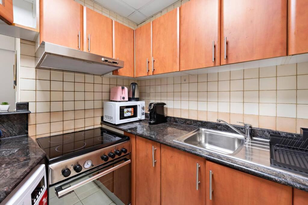 Stonetree - Stylish 1br Near Marina Walk Apartment